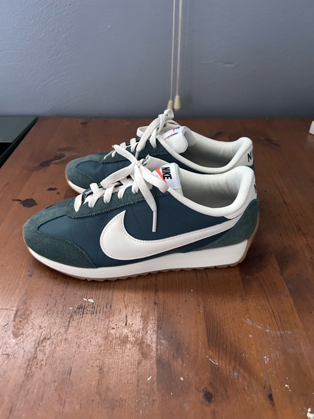 Nike Pacific Sneaker - Picture 2 of 4